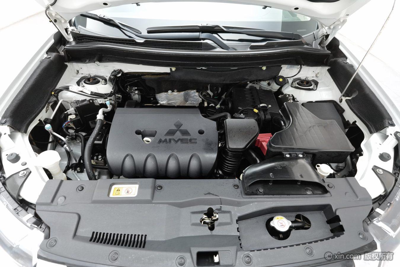 Mitsubishi Outlander 2018 2.0L 5 мест