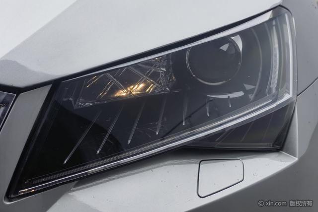 Skoda Superb 2018 TSI 330 DSG V — фото 7