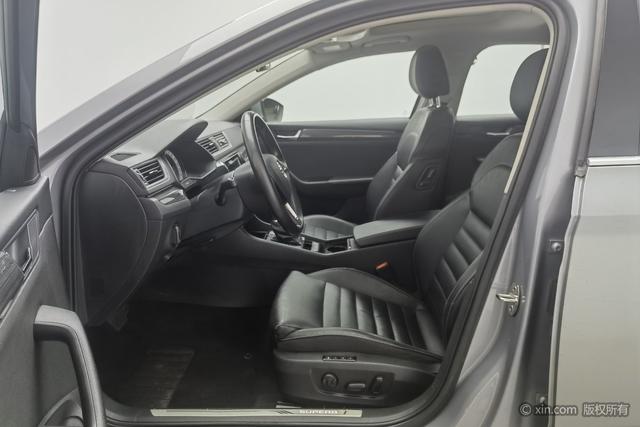 Skoda Superb 2018 TSI 330 DSG V — фото 17