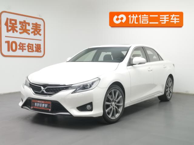Toyota Mark X 2013 года выпуска