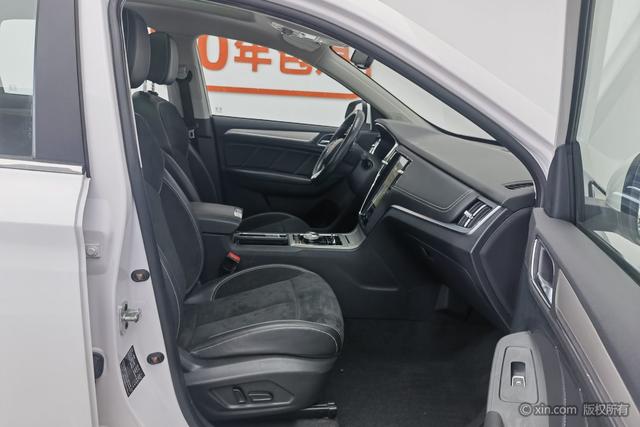 Roewe eRX5 id 3791800 из Китая 13