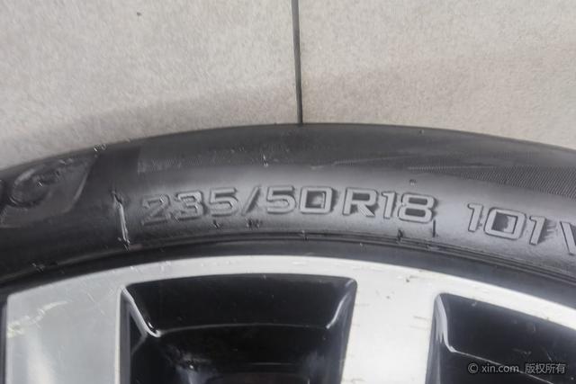 Roewe eRX5 id 3791800 из Китая 15