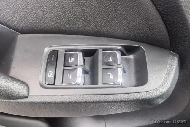 Roewe eRX5 id 3791800 из Китая 24