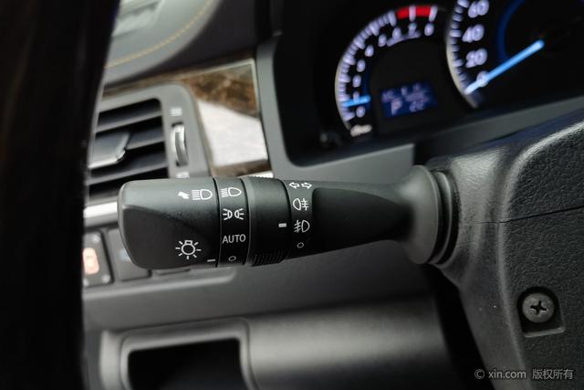 Toyota Camry 2016 2.5 G — фото 16