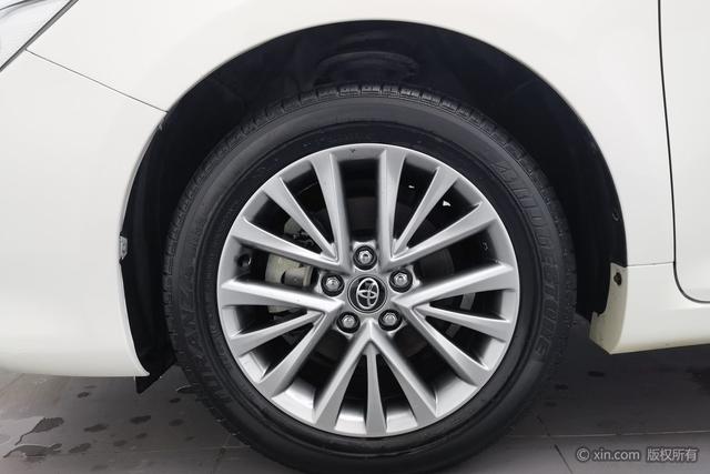 Toyota Camry 2016 2.5 G — фото 11
