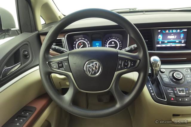 Buick GL8 2017 25 S Comfort V — фото 14