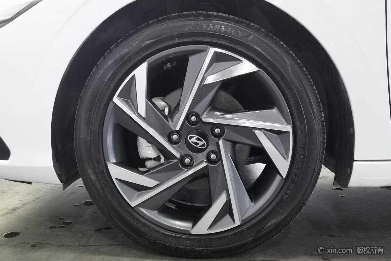 Hyundai Elantra id 4510896 из Китая 23