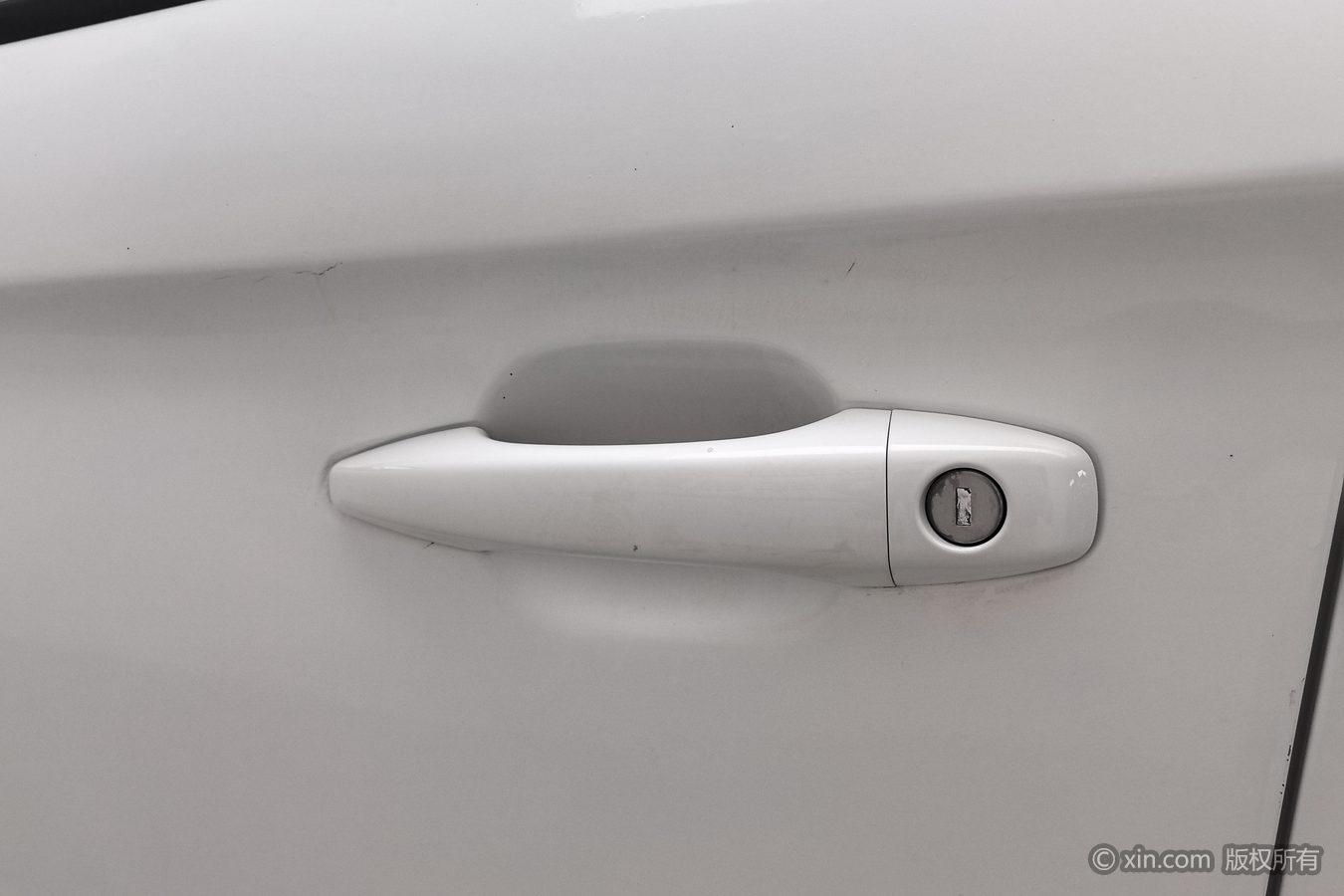 Peugeot 301 2016 1.6L MT Comfort