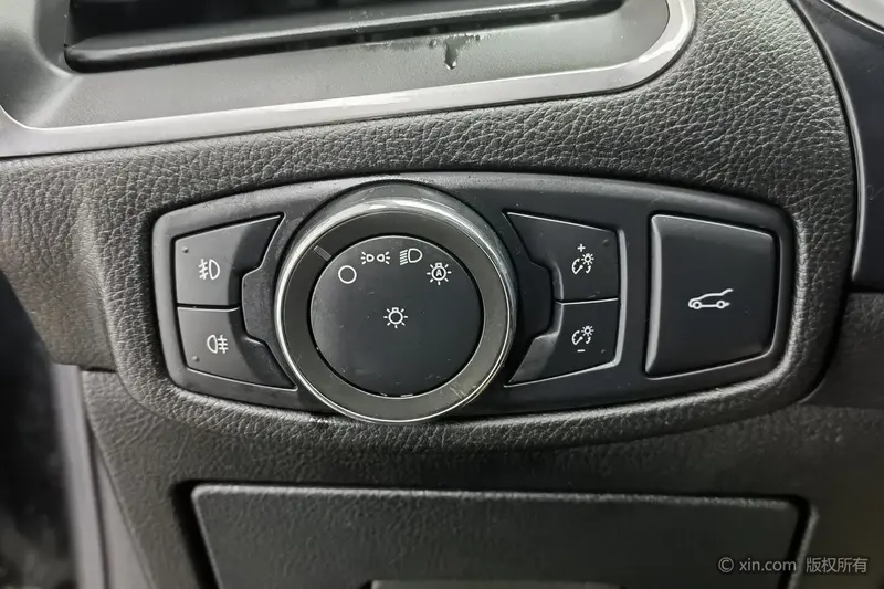 Ford Edge — фото 11