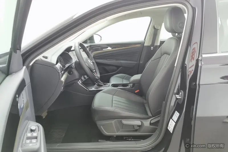 Volkswagen Passat — фото 12