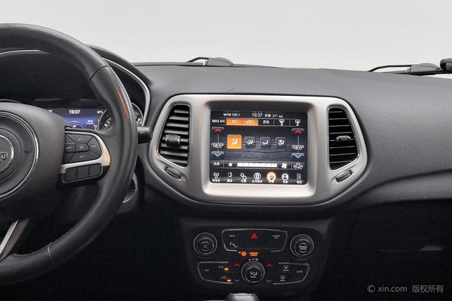 Jeep Compass 2017 200 T AT 4 WD — фото 10