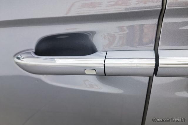 Roewe i MAX8 2021 400 TGI Supreme — фото 9