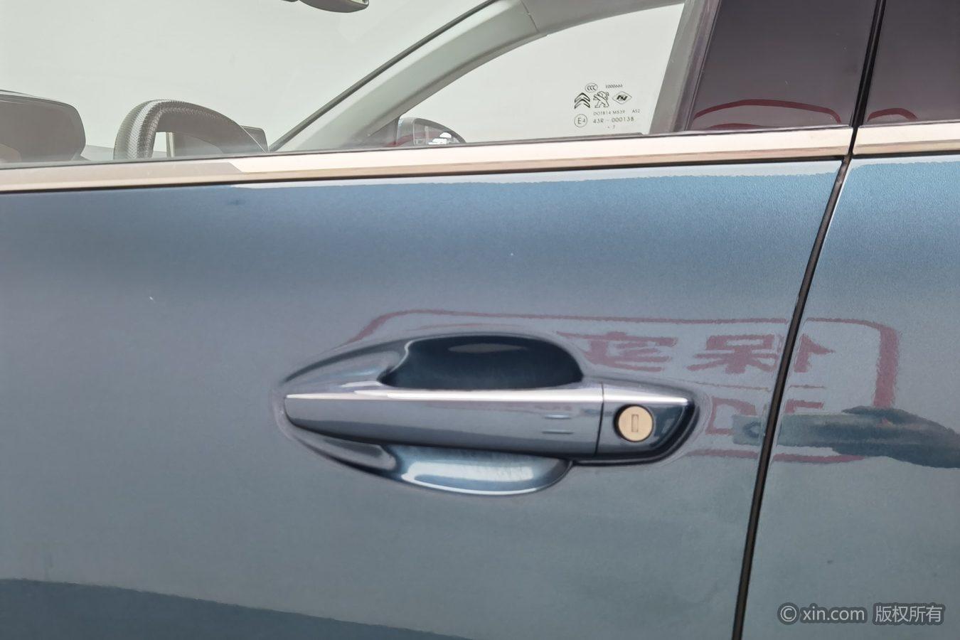 Peugeot 5008 2017 380THP 7 мест Luxury