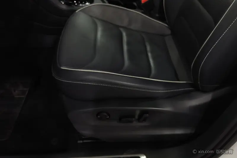 Volkswagen Tiguan L 330 TSI AT 2 WD R-Line Flagship — фото 13