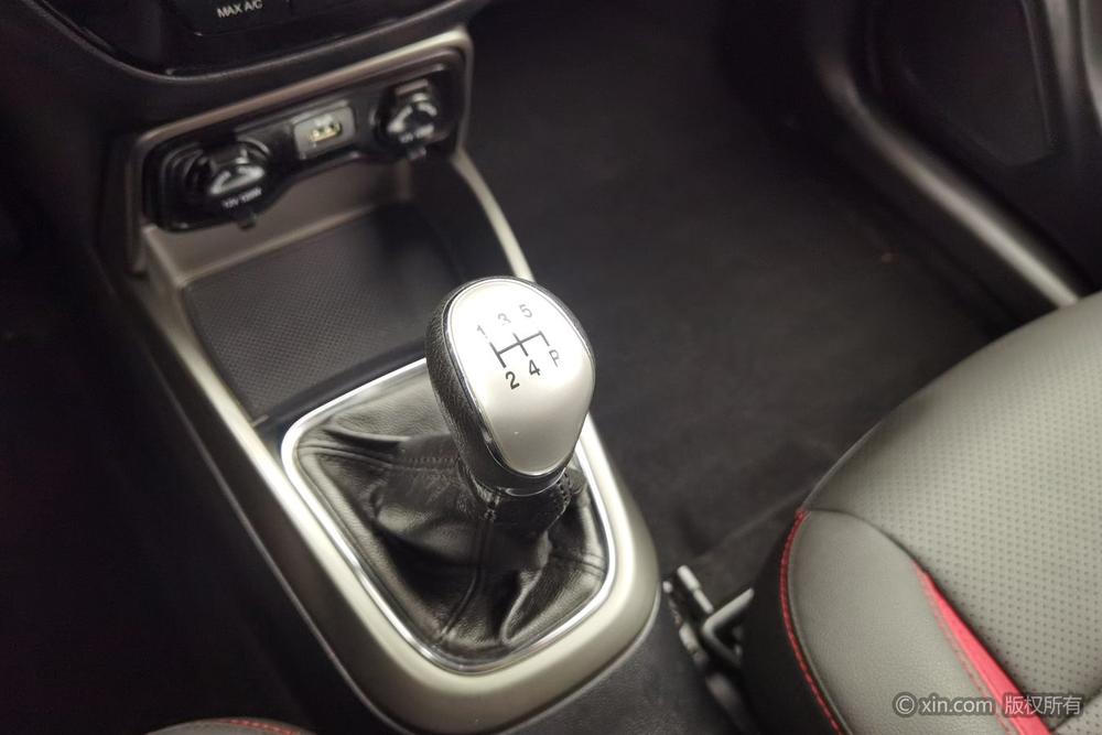 Changan CS15, фото 15