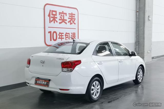 Hyundai Verna 2017 1.4 L MT V — фото 4