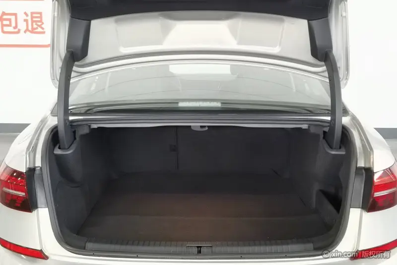 Volkswagen Passat — фото 18