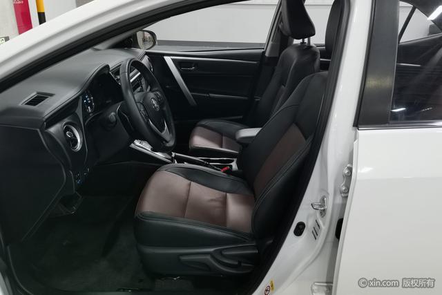 Toyota Corolla 2018 1.8 L E-CVT V — фото 18