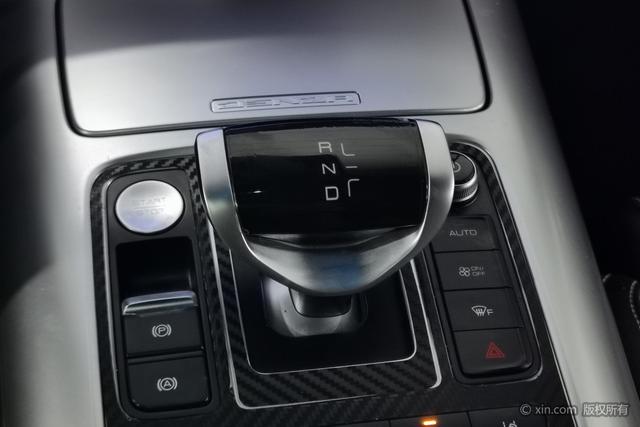Denza X PHEV 2020 2.0 T — фото 11