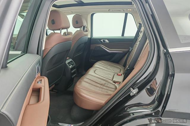 BMW X5 2019 x Drive 40i M — фото 19