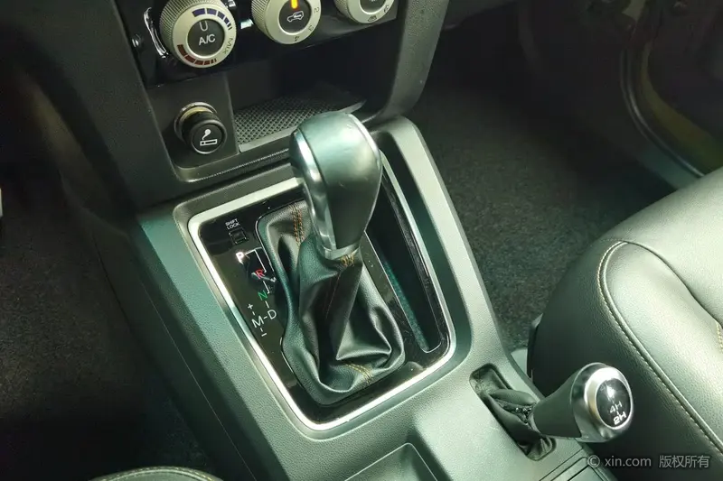 BAIC BJ40 — фото 10