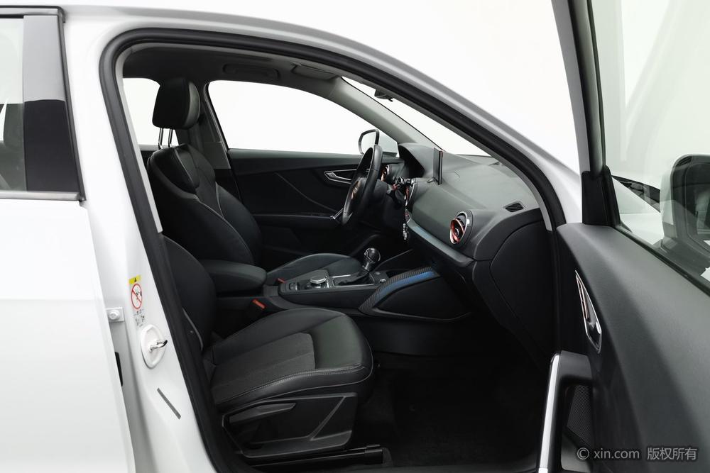 Audi Q2L e-tron, фото 24