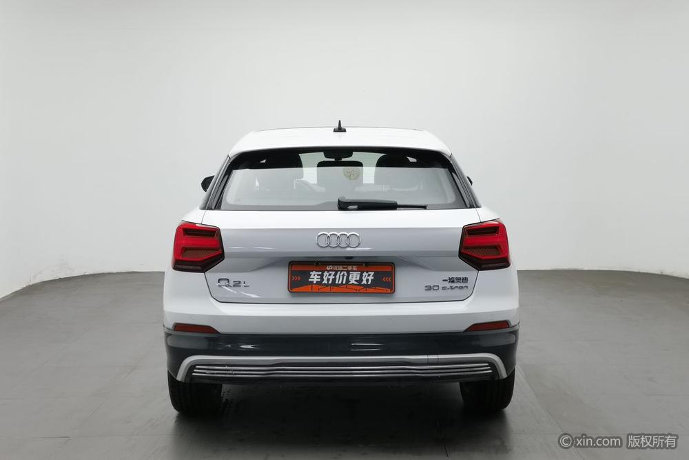 Audi Q2L e-tron, фото 3
