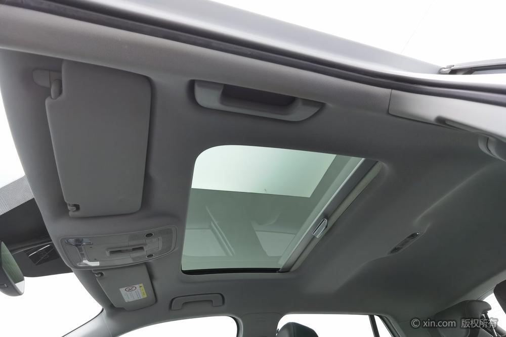Audi Q2L e-tron, фото 20