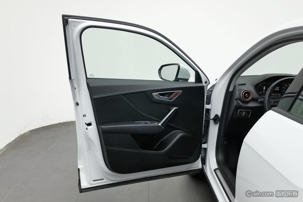 Audi Q2L e-tron, фото 21