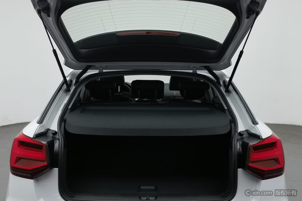 Audi Q2L e-tron, фото 23