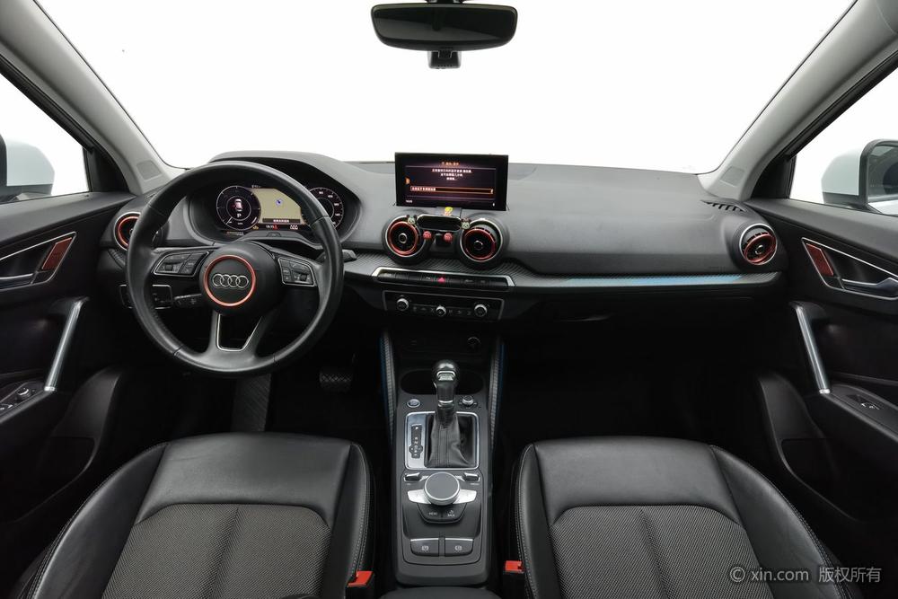 Audi Q2L e-tron, фото 12
