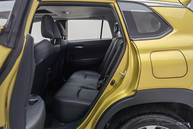 Toyota Frontlander 2022 2.0 L CVT PLUS — фото 19