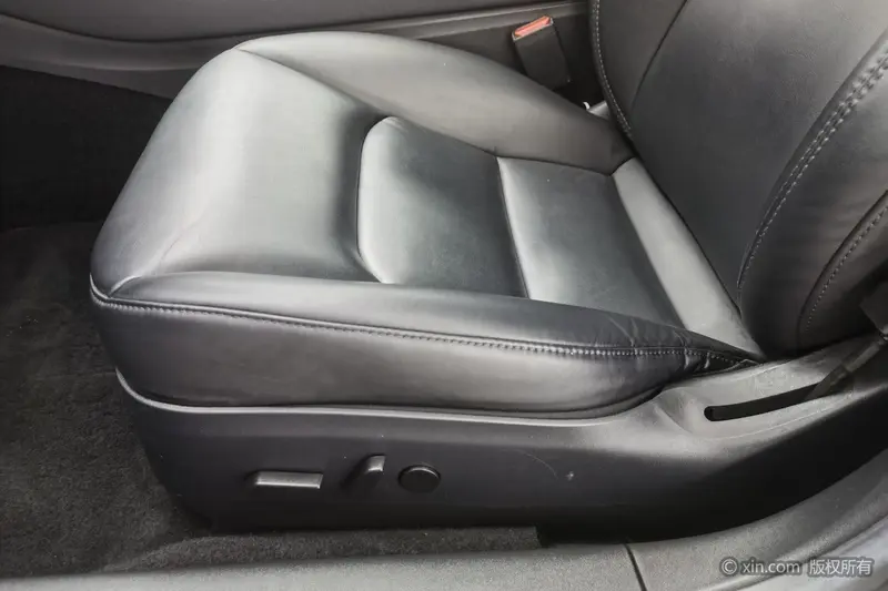 Tesla Model 3 RWD — фото 10