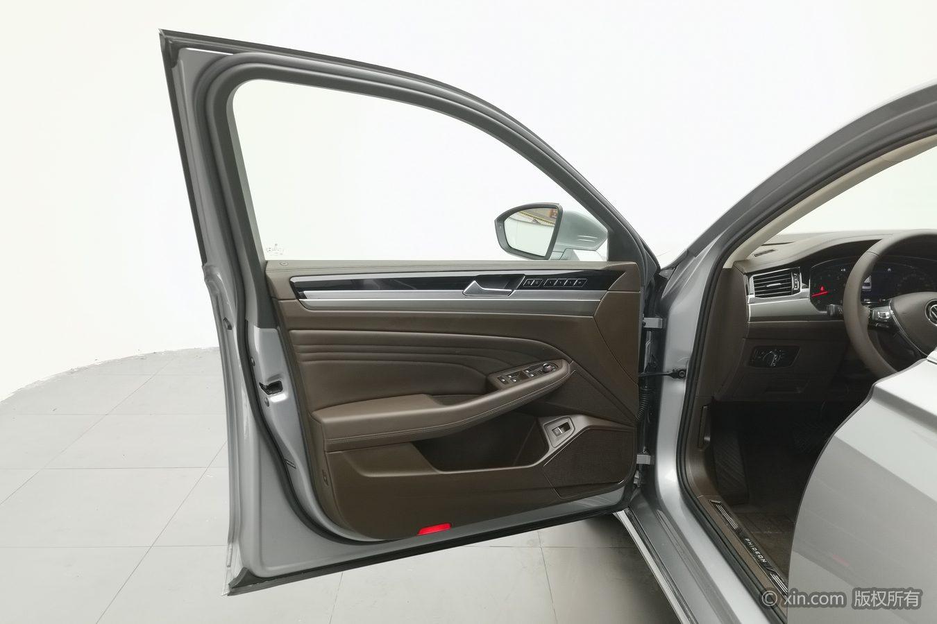 Volkswagen Huiang id 4438010 из Китая 18