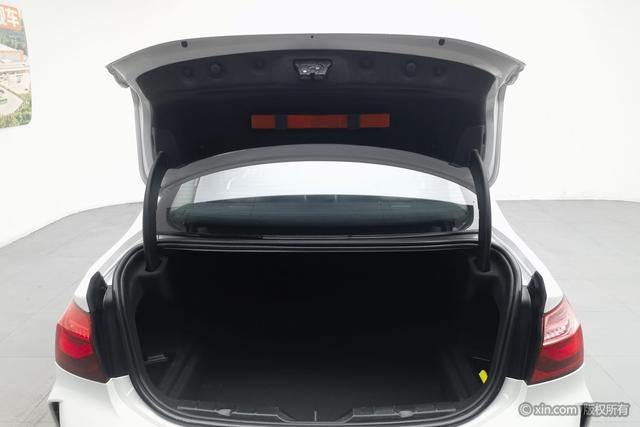 BMW 1 series 2023 Белый из Китая, фото 3