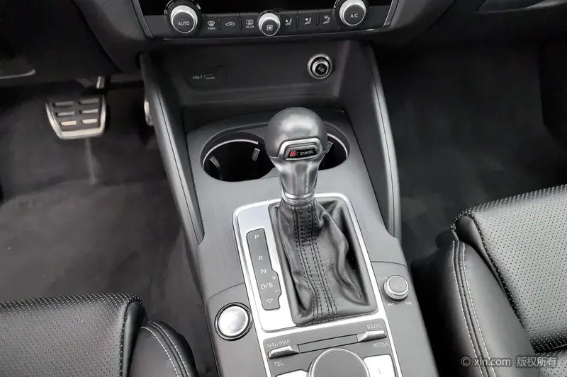 Audi A3 — фото 10