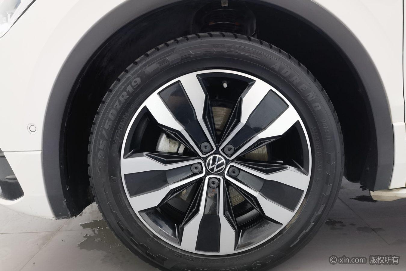 Volkswagen Tiguan L L 2022 330TSI AT R-Line