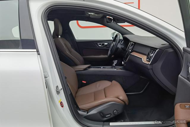 Volvo S60 2021 T 4 — фото 19