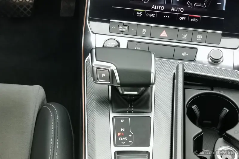 Audi A6L 55 TFSIe quattro — фото 10