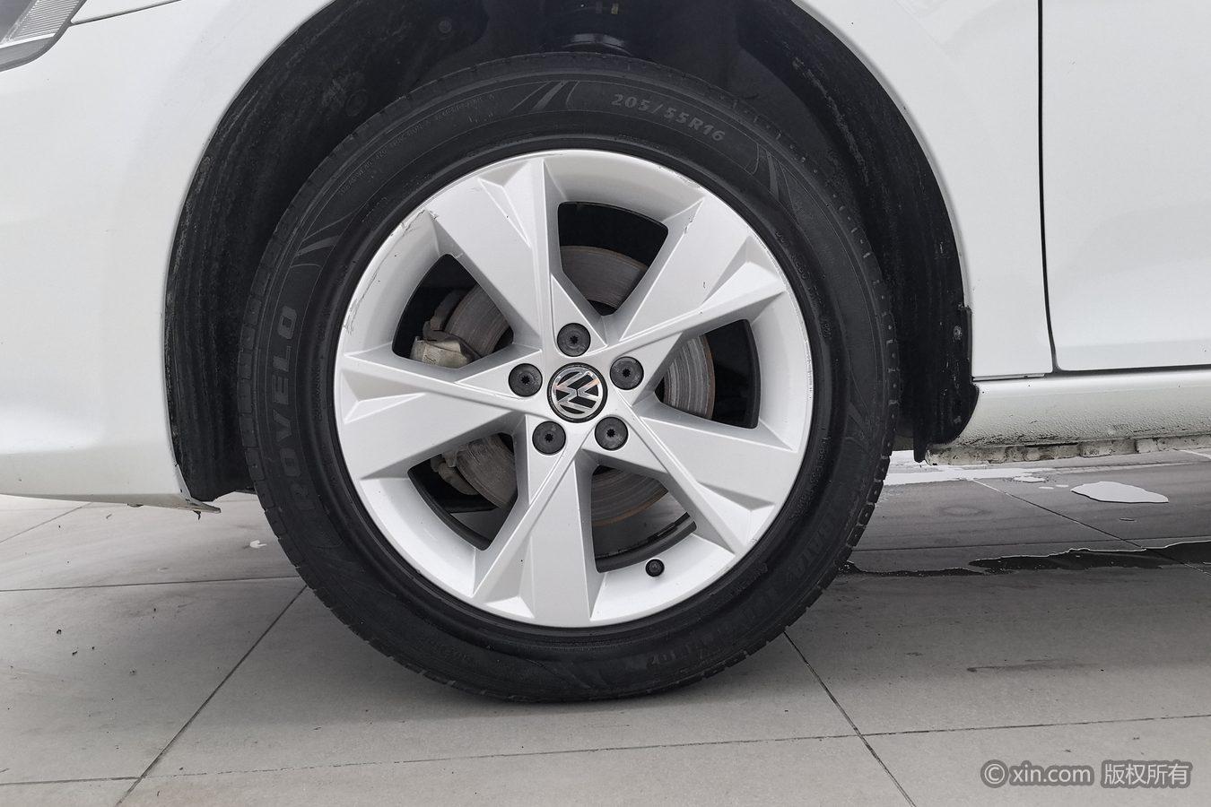 Volkswagen Bora 2014 1.6L MT Comfort