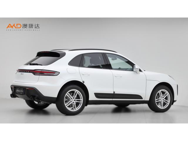 Porsche Macan 2023 Macan 2.0 T — фото 4
