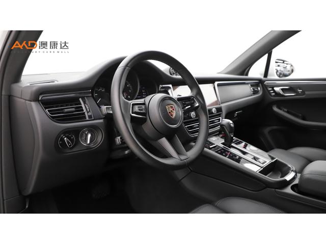 Porsche Macan 2023 Macan 2.0 T — фото 7