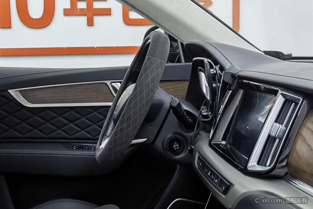 Red flag HS7 id 3775608 из Китая 17