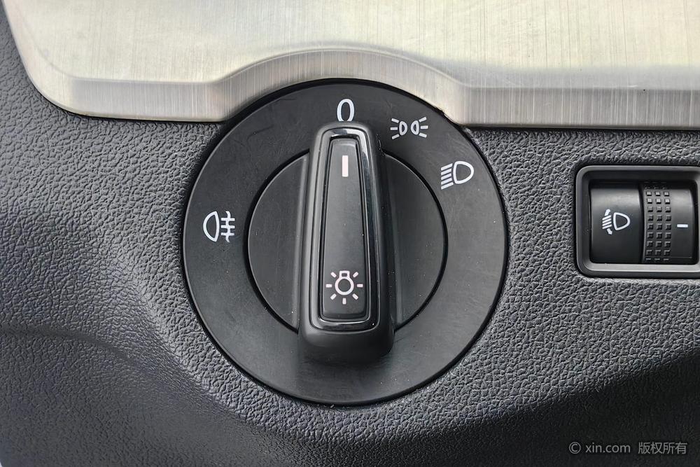 Заказать Volkswagen Jetta 2019 года за 1 162 033 ₽  из Китая