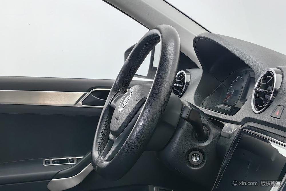 Заказать Volkswagen Jetta 2019 года за 1 162 033 ₽  из Китая