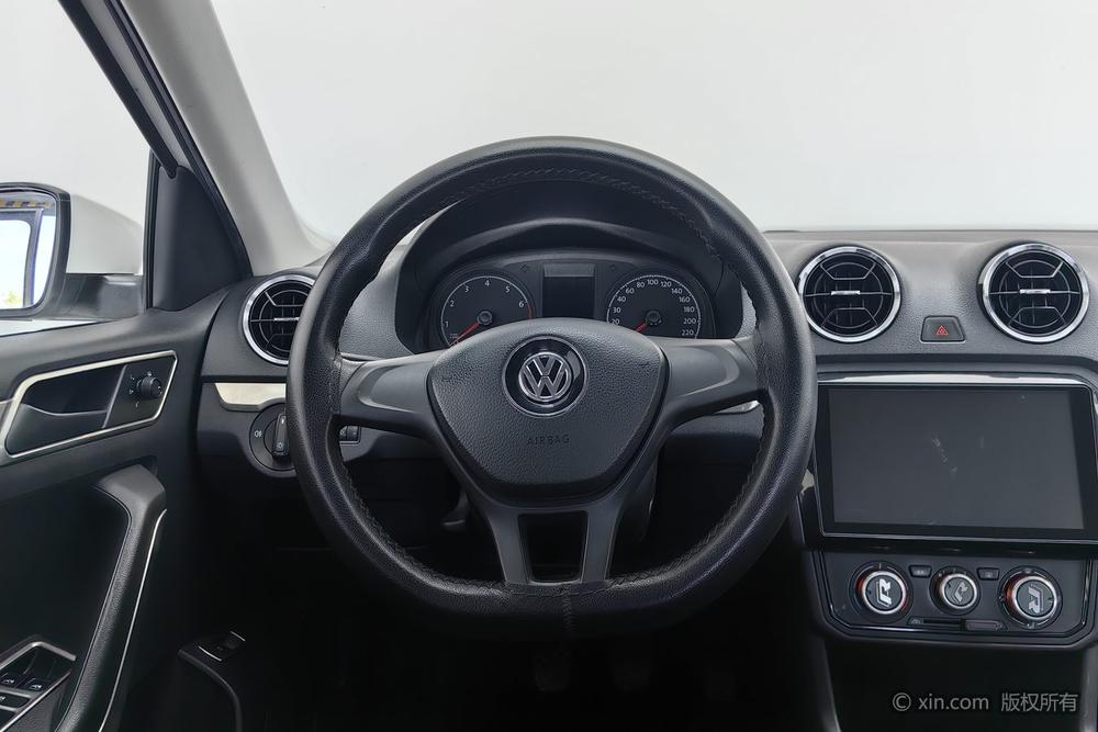 Заказать Volkswagen Jetta 2019 года за 1 162 033 ₽  из Китая