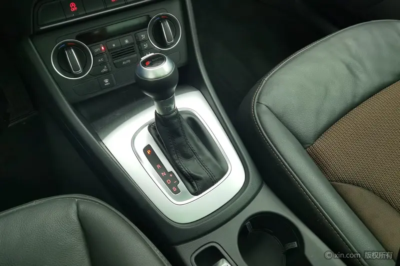 Audi Q3 30 TFSI стиль — фото 10