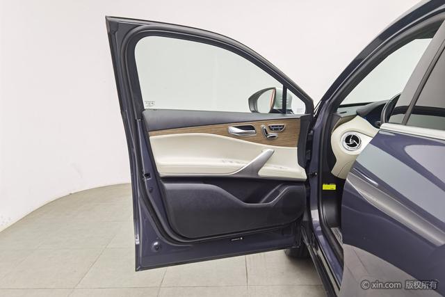 Denza X PHEV id 3804786 из Китая 7