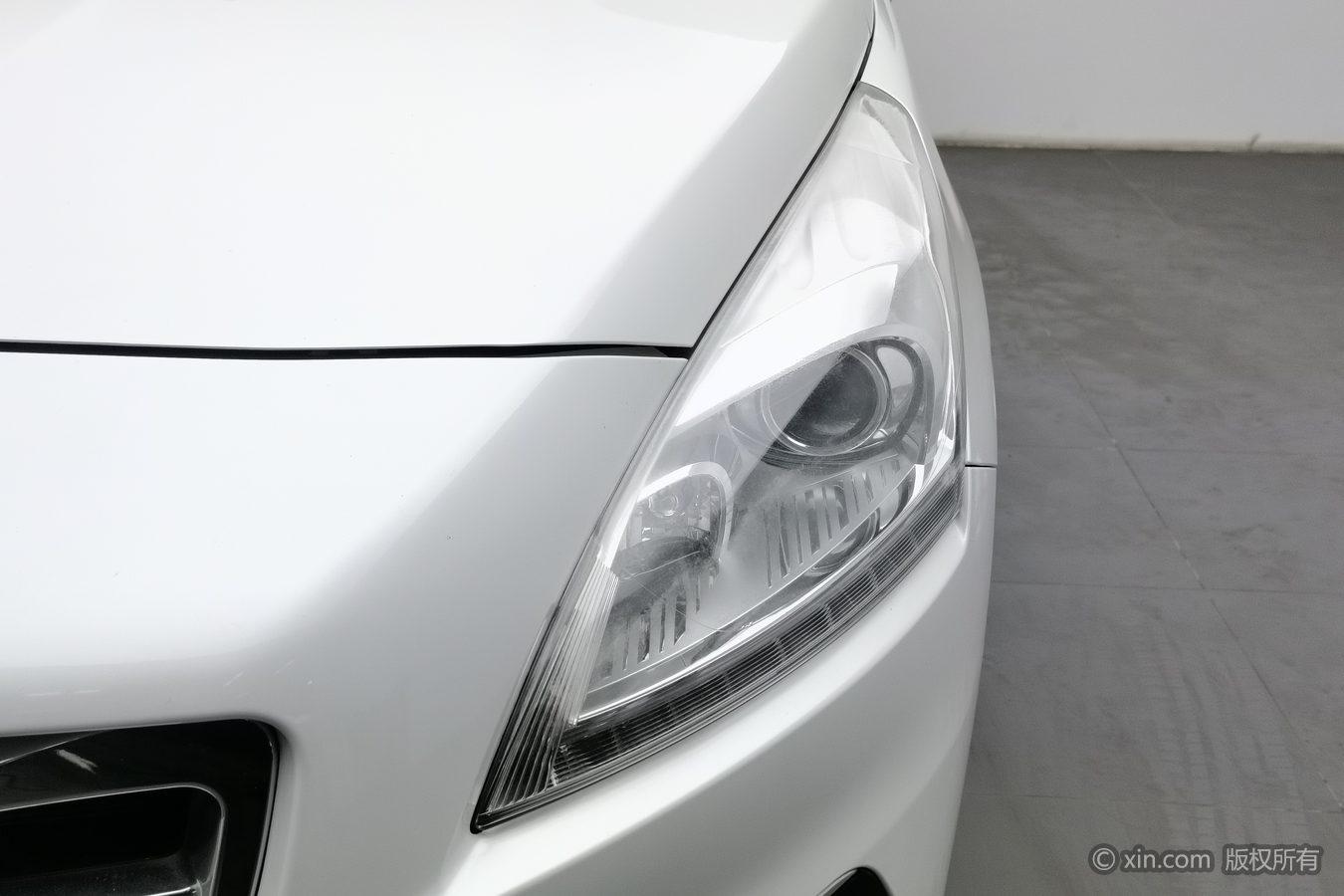 Peugeot 3008 2015 2.0L AT