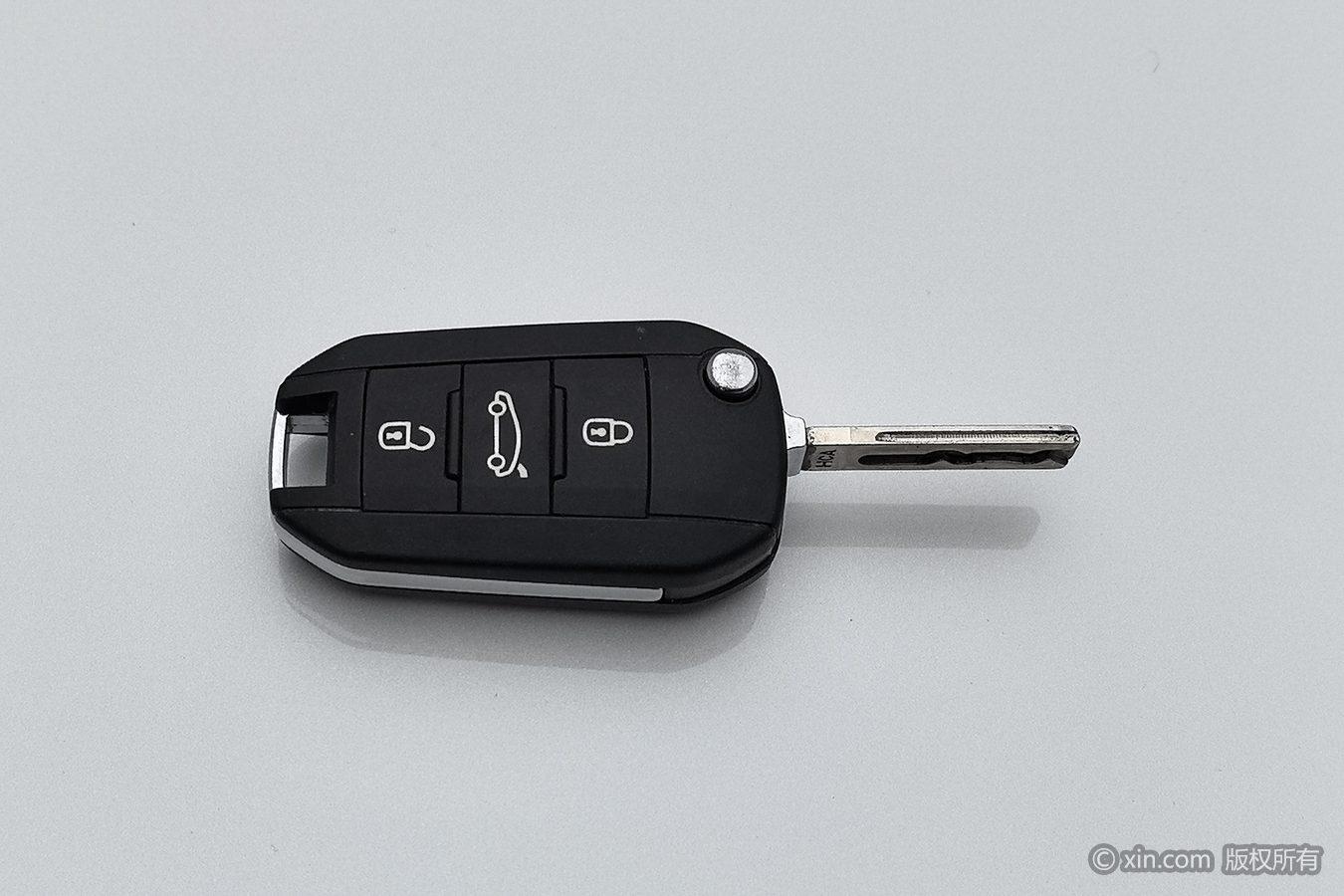 Citroen C4 2016 1.6L AT Luxury